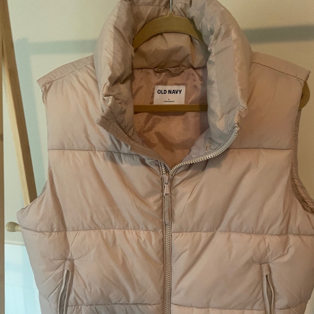 Old navy puffer vest